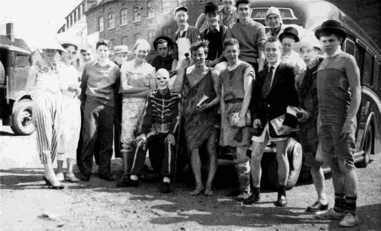  RagMagsWorcs 56 (or may be later)
Mike Dixon with no trousers (I was co-opted at very short
notice),Dave something in the so'wester, Gerry Evans in
the bowler,
Ken Sinden with the pole and I think John Mills, with
bowler, is on the far right.
(The bowlers were from a year earlier when the
apprentices decided that the college
uniform should include a bowler.)