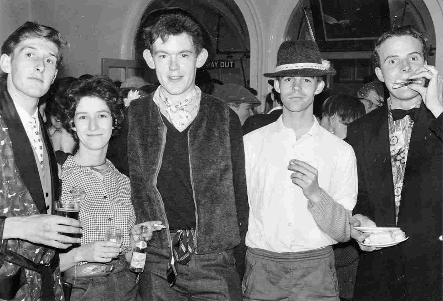 At the rag week ball probably 1963
L to R
Brian Holdstock, His then girlfriend Sheila,
Clive Cheadle, Keith Richardson,
someone who I instantly recognised,
but cannot for the life of me think of his name.