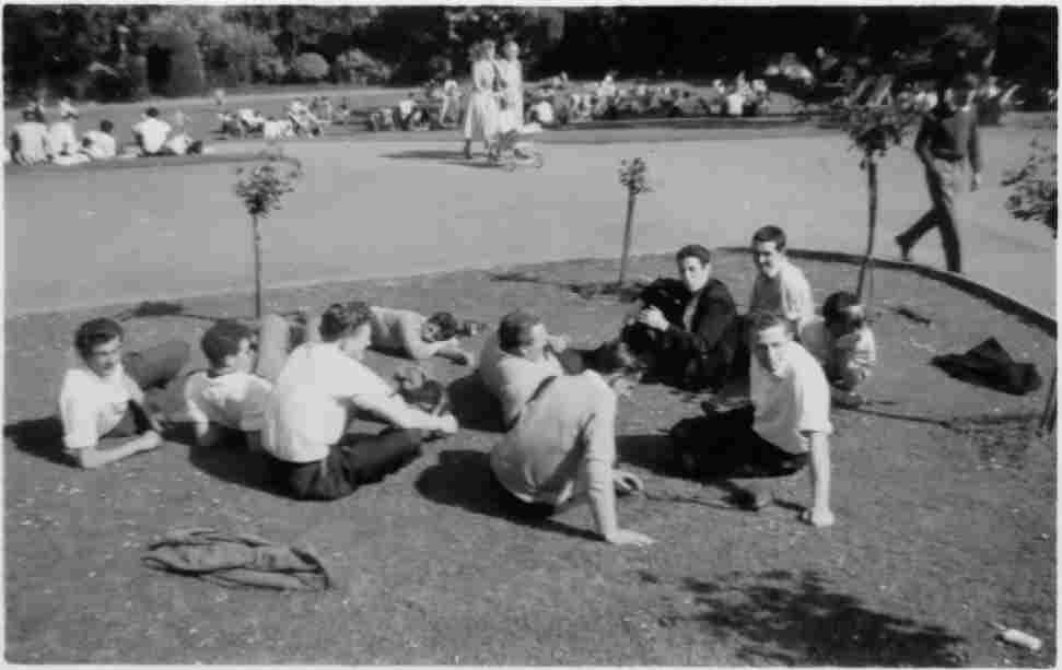 In the Park 58-59
Among the crowd are Johnnie Watts, Cufty Edmunds,
Brian Hackley, Brian Lynch and Brin Daykin
