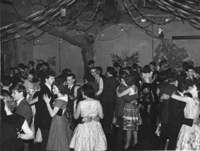 Park View Christmas Party 1959
OK own up you guys!