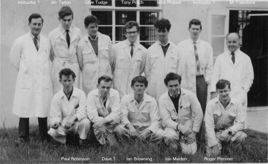 O2 Class photo:
Taken outside college workshops.  Mr Freestone on right - can't remember other two instructors' names.
Greg Allard and Dave Batkin Woods not present