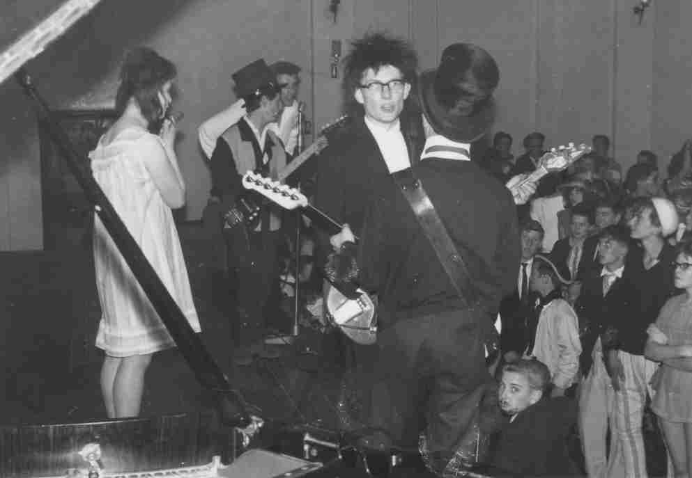 Krazy Nite 1963
the trakkers here with
Jeannette ( Slowman?)