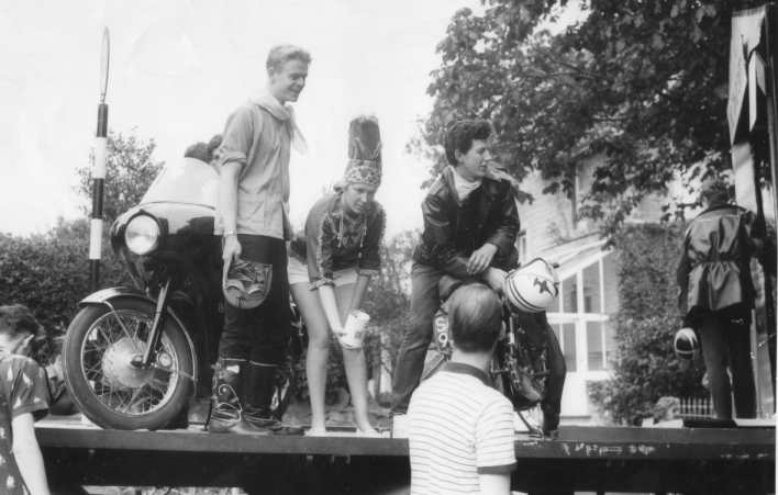 Chris Escrit, Maggie greening, Pete Prest,
Phil Treseder on carnival float.